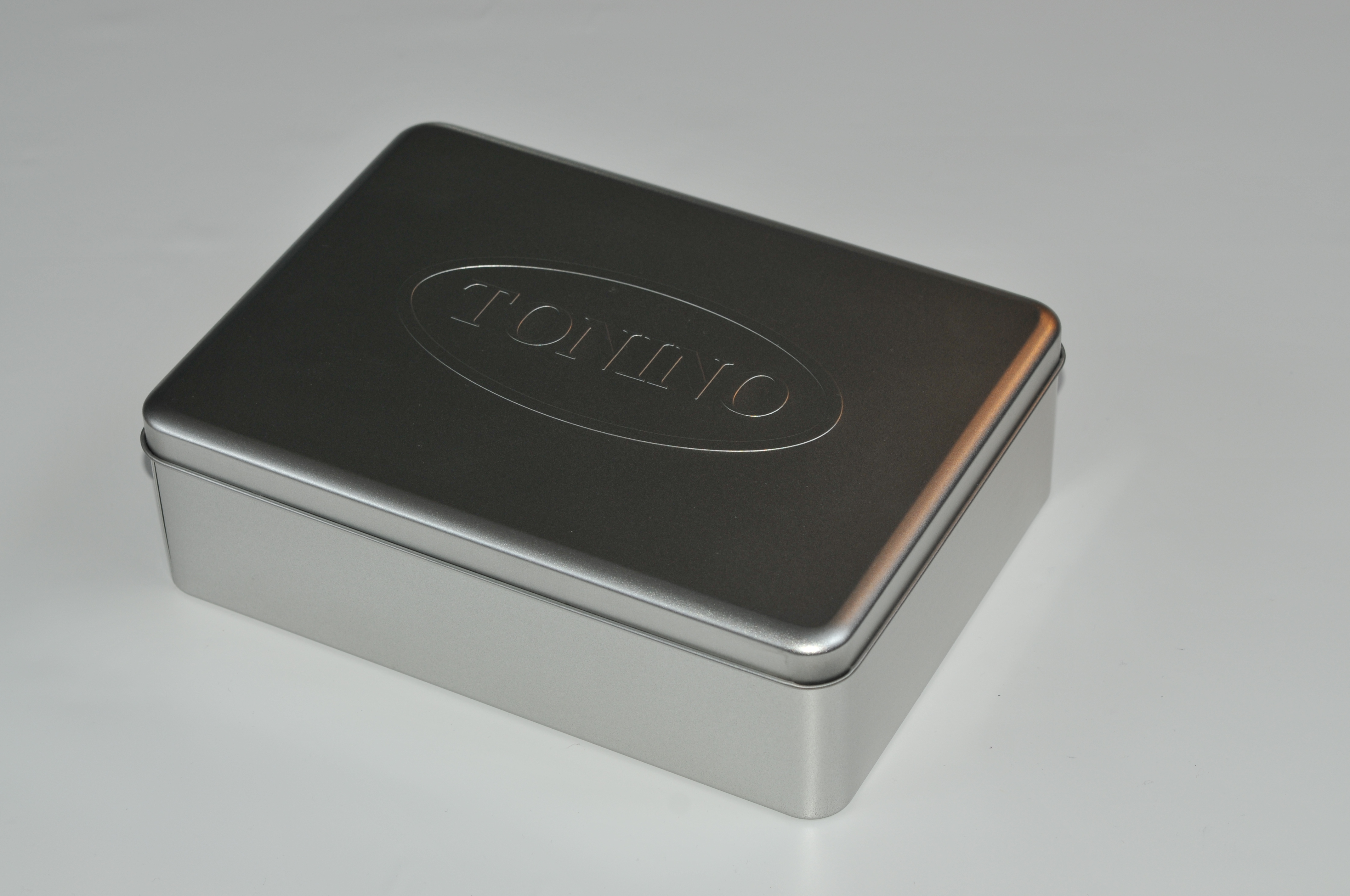 55833d6ba630b04307aea52abec68145 Metallbox